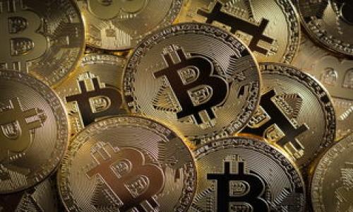   大零币（Zerocoin）能否在以太坊钱包中使用？ / 

 guanjianci 大零币,以太坊钱包,加密货币,区块链 /guanjianci 

## 内容主体大纲

1. **引言**
   - 提出大零币与以太坊钱包的关系
   - 加密货币的普及与技术发展

2. **大零币概述**
   - 大零币的定义与背景
   - 大零币的主要特点
   - 大零币的技术基础

3. **以太坊钱包概述**
   - 以太坊钱包的定义
   - 以太坊钱包的种类
   - 以太坊的智能合约功能

4. **大零币与以太坊之间的关系**
   - 大零币是否基于以太坊
   - 以太坊钱包对大零币的支持程度

5. **大零币的使用场景**
   - 大零币的应用领域
   - 大零币与隐私保护

6. **在以太坊钱包中使用大零币的可行性**
   - 理论上的支持
   - 实际操作中的挑战

7. **如何将大零币集成到以太坊钱包中**
   - 技术方案与实现步骤
   - 可能面临的技术困难

8. **未来展望**
   - 大零币与以太坊钱包的潜在合作
   - 加密货币市场的发展趋势

9. **结论**
   - 总结大零币与以太坊的关系
   - 对用户的建议

### 引言

随着加密货币的迅速发展，各种数字货币如雨后春笋般涌现。大零币（Zerocoin）作为一种注重隐私保护的数字货币，因其独特的技术和应用场景受到了越来越多人的关注。同时，以太坊（Ethereum）作为一个领先的区块链平台，其灵活的智能合约功能也吸引了大量的开发者。那么，大零币能否在以太坊钱包中使用呢？本文将对此进行深入探讨。

### 大零币概述

#### 大零币的定义与背景

大零币（Zerocoin）是一种旨在增强数字货币隐私保护的加密货币。它通过零知识证明（Zero-Knowledge Proof）技术，允许用户在交易中隐藏相关信息，确保交易的匿名性和安全性。大零币的技术基础源自比特币，但其增加的隐私功能使其在某些方面优于比特币。

#### 大零币的主要特点

大零币的主要特点包括强大的隐私保护、去中心化、安全高效等。它通过复杂的算法确保交易信息不被第三方追踪，从而保护用户的财务隐私。此外，由于其去中心化的特性，大零币的管理和交易不受任何中央机构的控制。

#### 大零币的技术基础

大零币的技术基础主要是零知识证明和环签名。零知识证明使得用户可以证明自己拥有某个信息而无需透露具体信息，而环签名则允许一群用户共同参与到一个交易中却仍然保持匿名。这些技术使得大零币在进行交易时，用户的信息无法被第三方获取。

### 以太坊钱包概述

#### 以太坊钱包的定义

以太坊钱包是一种数字钱包，用于存储、发送和接收以太坊及其代币。它支持以太坊区块链上的智能合约交易，并且在用户之间安全地转移资产。以太坊钱包可以分为热钱包和冷钱包两种，热钱包通常用于日常交易，而冷钱包则用于长期存储。

#### 以太坊钱包的种类

以太坊钱包的种类繁多，包括软件钱包、硬件钱包和纸钱包等。软件钱包如MetaMask、MyEtherWallet等，易于使用并支持多种功能；硬件钱包如Ledger和Trezor，为用户提供了更高的安全性；纸钱包则是一种最基础的存储方式，生成私钥和公钥的纸质文档。

#### 以太坊的智能合约功能

以太坊的智能合约功能是其最大的特点之一，允许用户创建和部署自动执行的合约。这减少了传统交易中对中介的依赖，提高了交易的透明度和效率。智能合约适用于各类应用场景，包括金融、供应链管理和游戏等。

### 大零币与以太坊之间的关系

#### 大零币是否基于以太坊

大零币并不是基于以太坊的加密货币。尽管大零币在隐私保护上有其独特的优势，但其核心代码和运作机制与以太坊无关。实际上，大零币是一个独立的项目，旨在实现更高层次的匿名交易。

#### 以太坊钱包对大零币的支持程度

绝大多数以太坊钱包并不支持大零币，因为它们设计的初衷是为了存储以太坊和ERC20代币。然而，有些以太坊钱包可能会通过插件或其他方式支持大零币，但这并不是所有钱包都具备的功能。

### 大零币的使用场景

#### 大零币的应用领域

大零币的应用领域广泛，包括在线支付、匿名捐赠和投票系统等。由于其高度的隐私保护，许多用户选择使用大零币进行不想被第三方监控的交易。例如，在慈善活动中，捐款者可能更倾向于使用大零币以保护自己的个人信息。

#### 大零币与隐私保护

隐私保护是大零币最重要的特性之一。在当前的数字时代，隐私问题尤为重要。黑客攻击、信息泄露等事件频频发生，因此许多用户更加重视其资金的安全性和隐私。因此，大零币凭借其独特的隐私保护机制迎合了市场需求。

### 在以太坊钱包中使用大零币的可行性

#### 理论上的支持

理论上讲，若以太坊钱包能够实现兼容大零币的协议和技术，那么用户便可以在以太坊钱包内管理大零币。然而，这需要开发者进行大量的工作，包括修改钱包的代码及其架构来支持大零币的特性。

#### 实际操作中的挑战

然而，在实际操作中，面临的挑战主要包括技术壁垒和市场需求。如果没有足够的用户需求，开发者可能对整合大零币的工作不够积极。此外，由于技术实现的复杂性和潜在安全隐患，开发者可能会持保留态度。

### 如何将大零币集成到以太坊钱包中

#### 技术方案与实现步骤

为将大零币集成到以太坊钱包中，首先需要了解大零币的协议及其工作原理。这包括零知识证明的实现方式、与以太坊的交互机制等。接下来，开发者可以根据大零币的标准设计相关的智能合约。

#### 可能面临的技术困难

在此过程中，可能会面临诸如兼容性问题、技术复杂性以及安全性等问题。这些问题需要开发者在设计和实践中认真对待，确保用户在使用过程中能够获得良好的体验与保障。

### 未来展望

#### 大零币与以太坊钱包的潜在合作

尽管目前大零币与以太坊钱包的直接关系并不密切，但未来若能实现兼容，或将为用户带来便利。这也意味着加密货币的进一步整合和多样化将会是未来的发展趋势。

#### 加密货币市场的发展趋势

随着技术的不断进步，加密货币市场将持续演变。隐私保护、智能合约等技术的发展将推动加密货币的广泛应用。在这样的背景下，大零币将发挥重要的作用，可能会与更多的钱包合作，形成互通体系。

### 结论

总的来说，大零币与以太坊钱包之间的关系相对复杂。虽然在理论上可以通过技术手段实现大零币在以太坊钱包中的使用，但目前二者尚未有直接的兼容。此外，隐私保护的需求仍然是加密货币市场的一大趋势，未来若能实现良好的技术整合，将会获得用户的热烈欢迎。

### 相关问题

1. **大零币的安全性如何？**
2. **以太坊钱包的选择标准是什么？**
3. **如何确保交易的隐私性？**
4. **大零币的交易费用与其他数字货币相比如何？**
5. **如何有效地存储和管理大零币？**
6. **大零币将来可能面临的挑战是什么？**
7. **其他钱包支持大零币吗？**

以上问题将在后续内容中详细探讨。每个问题将在700字左右进行细致的讲解。